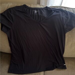 Amazon Essentials Women's Dark V-Neck Tee